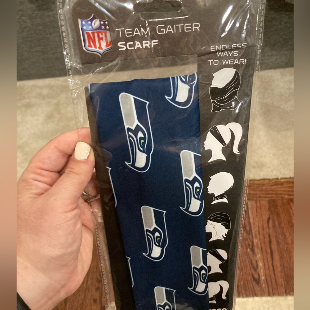 new in packaging Seattle Seahawks scarf!